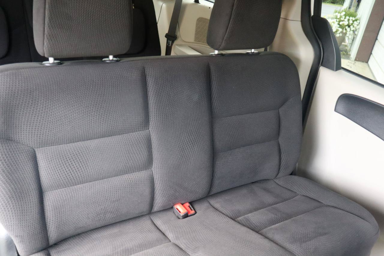 Used 2019 Dodge Grand Caravan SE w/ UConnect Hands-Free Group FWD image 37