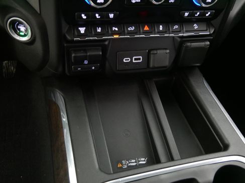 Certified 2021 GMC Sierra 3500 Denali w/ Denali Ultimate Package image 30