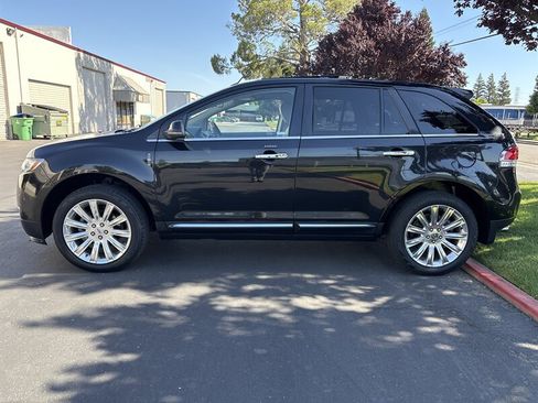 Used 2013 Lincoln MKX AWD image 7