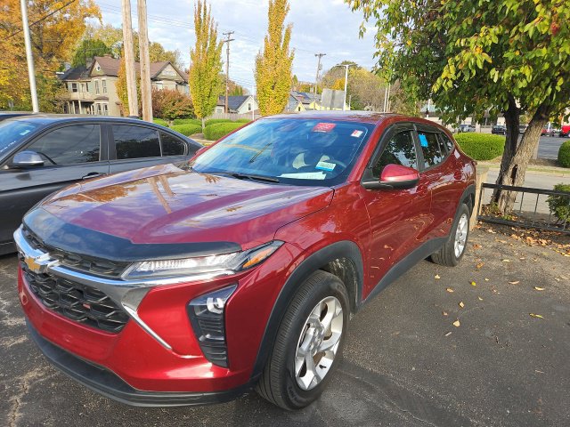 Used 2024 Chevrolet Trax LS w/ LS Convenience Package FWD image 7