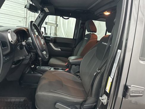 Used 2018 Jeep Wrangler Unlimited Rubicon w/ Connectivity Group image 18