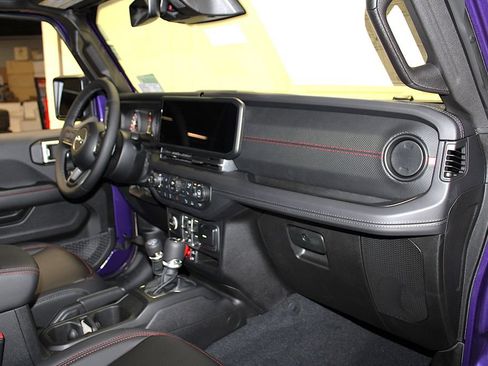 New 2026 Jeep Wrangler Unlimited Rubicon AWD/4WD image 26