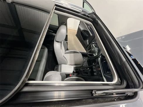 Certified 2023 Volkswagen Taos SE image 6