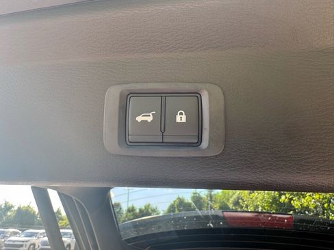 New 2025 Mitsubishi Outlander SE image 17