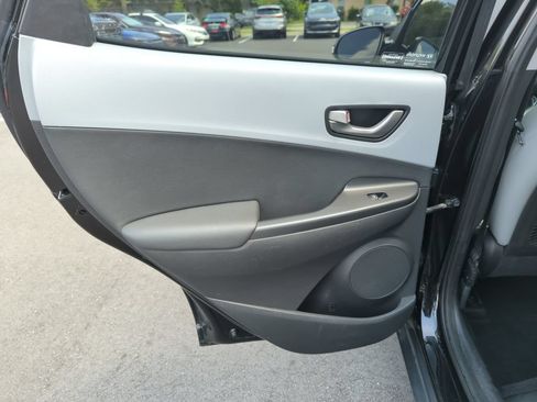 Used 2021 Hyundai Kona Limited w/ Cargo Package FWD image 29