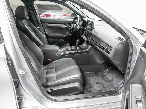 Used 2023 Honda Civic Sport image 16