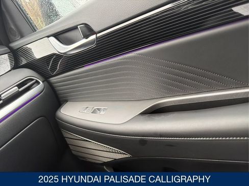 Certified 2025 Hyundai Palisade Calligraphy AWD/4WD image 24