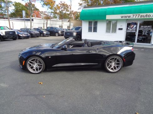 Used 2017 Chevrolet Camaro SS image 10