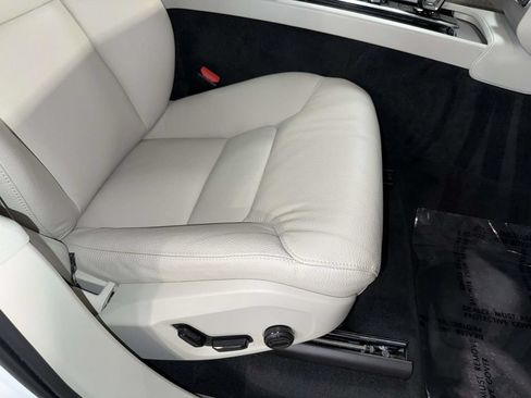 Used 2025 Volvo XC90 T8 Plus AWD/4WD image 15
