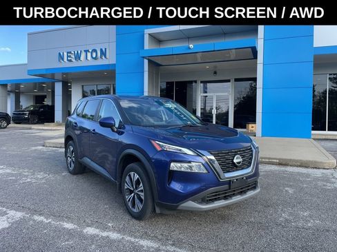 Used 2023 Nissan Rogue SV image 1