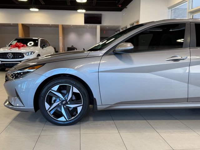 Used 2023 Hyundai Elantra SEL w/ Convenience Package FWD image 8
