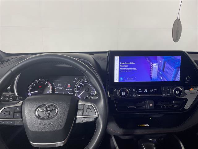 Used 2023 Toyota Highlander XSE AWD/4WD image 16
