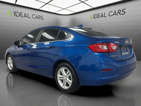 Used 2018 Chevrolet Cruze LT FWD image 3