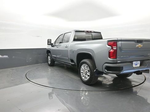 Used 2024 Chevrolet Silverado 2500 High Country w/ High Country Premium Package AWD/4WD image 5
