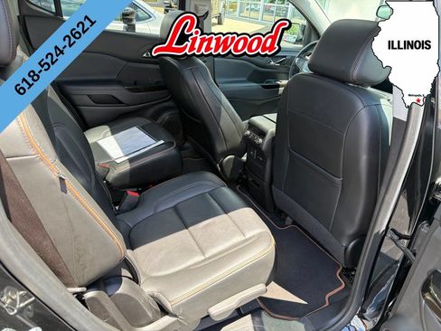 Used 2023 GMC Acadia AT4 w/ Preferred Package AWD/4WD image 10