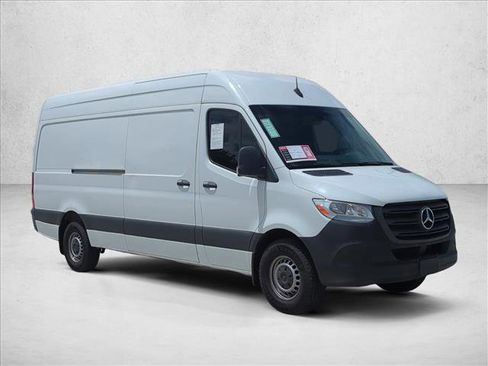 Used 2023 Mercedes-Benz Sprinter 2500 image 3