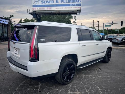 Used 2019 Cadillac Escalade ESV Luxury AWD/4WD image 5