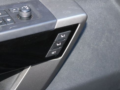 Used 2024 Toyota Tundra Limited image 21