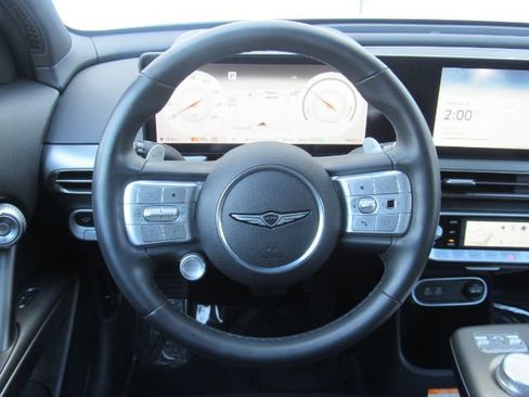 Used 2024 Genesis GV60 RWD image 37