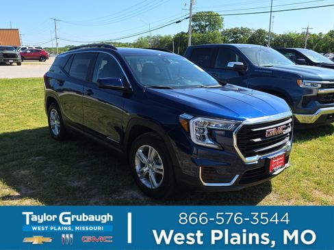 Used 2022 GMC Terrain SLE w/ Driver Convenience Package FWD image 1