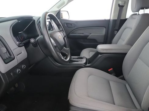 Used 2019 Chevrolet Colorado W/T AWD/4WD image 16