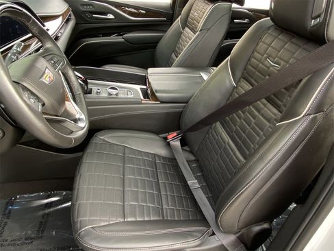 Certified 2023 Cadillac Escalade Sport Platinum w/ LPO, ONYX Package image 18