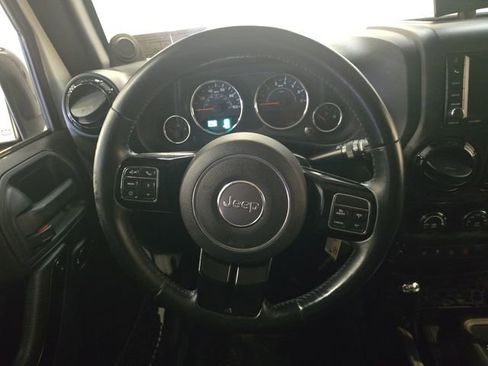 Used 2014 Jeep Wrangler Unlimited Sahara image 15