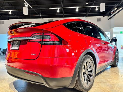 Used 2018 Tesla Model X 75D image 12