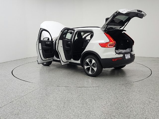 New 2026 Volvo XC40 B5 Plus w/ Protection Package Premier AWD/4WD image 12