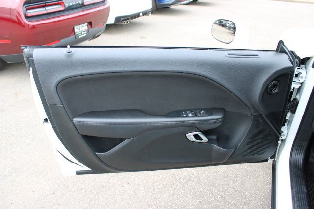 Used 2018 Dodge Challenger SXT w/ Blacktop Package RWD image 7