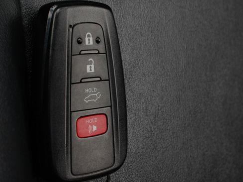 Used 2019 Toyota RAV4 XLE Premium image 36