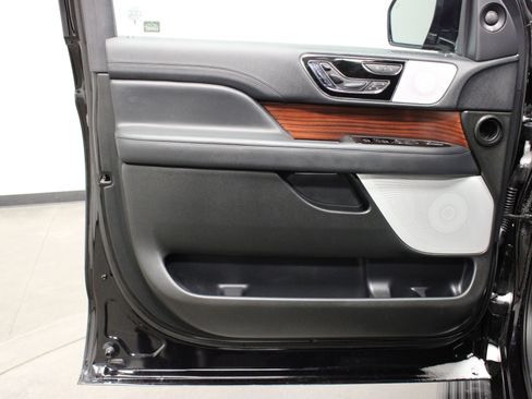 Used 2023 Lincoln Navigator L Reserve image 21