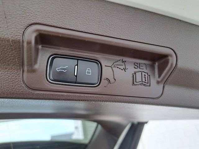 Used 2022 Ford Explorer King Ranch w/ Premium Technology Package AWD/4WD image 33