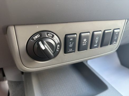 Used 2019 Nissan Frontier SV w/ Value Truck Package AWD/4WD image 16