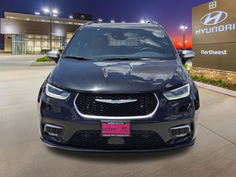 Used 2021 Chrysler Pacifica Pinnacle FWD image 5