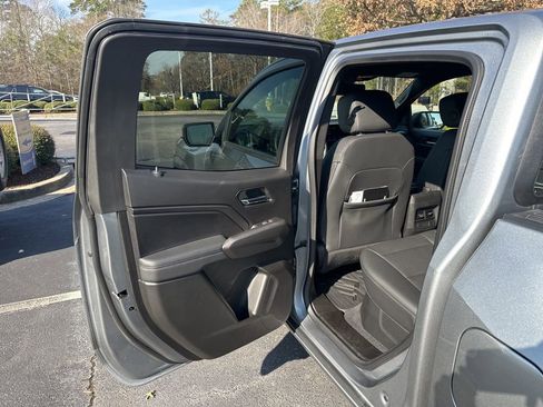 Used 2024 Chevrolet Colorado LT w/ LT Convenience Package III image 12