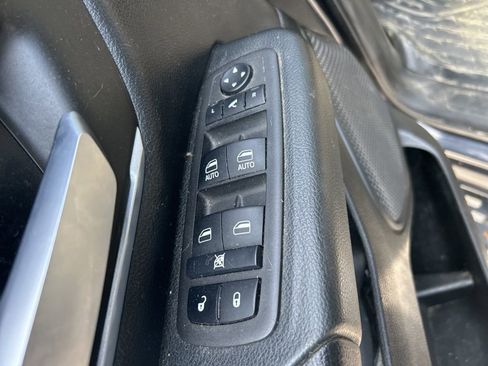 Used 2021 RAM 1500 Big Horn image 6