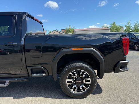 Used 2022 GMC Sierra 2500 AT4 AWD/4WD image 9