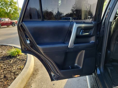 Used 2021 Toyota 4Runner SR5 Premium w/ Moonroof Package image 14