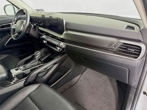 Used 2025 Kia Telluride S image 30