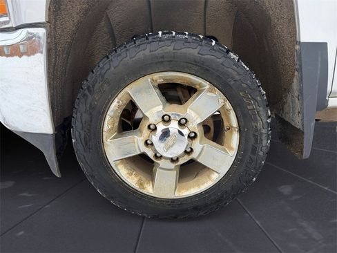 Used 2015 Chevrolet Silverado 2500 LTZ image 14