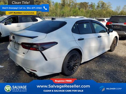 Used 2021 Toyota Camry SE image 4