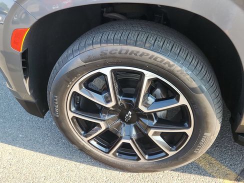Used 2021 Chevrolet Tahoe RST w/ Luxury Package AWD/4WD image 22