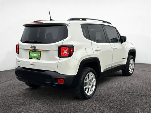 Certified 2023 Jeep Renegade Latitude w/ Premium Group image 5