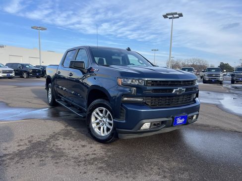 Used 2019 Chevrolet Silverado 1500 RST image 2