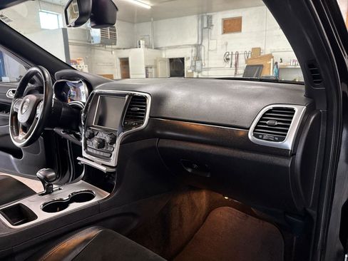 Used 2015 Jeep Grand Cherokee Altitude image 54