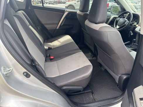 Used 2015 Toyota RAV4 LE image 15