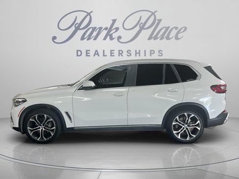 Used 2021 BMW X5 sDrive40i w/ Premium Package RWD image 2