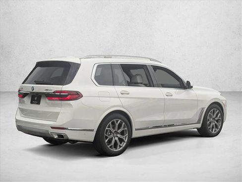 New 2026 BMW X7 xDrive40i w/ Premium Package image 2