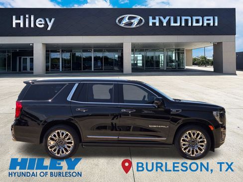 Used 2024 GMC Yukon Denali Ultimate AWD/4WD image 3